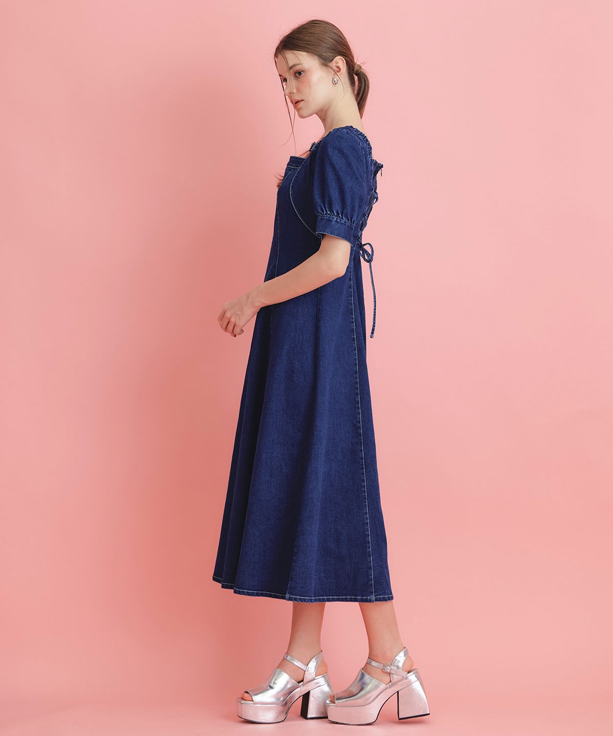 デコルテベルトデニムフレアロングワンピース