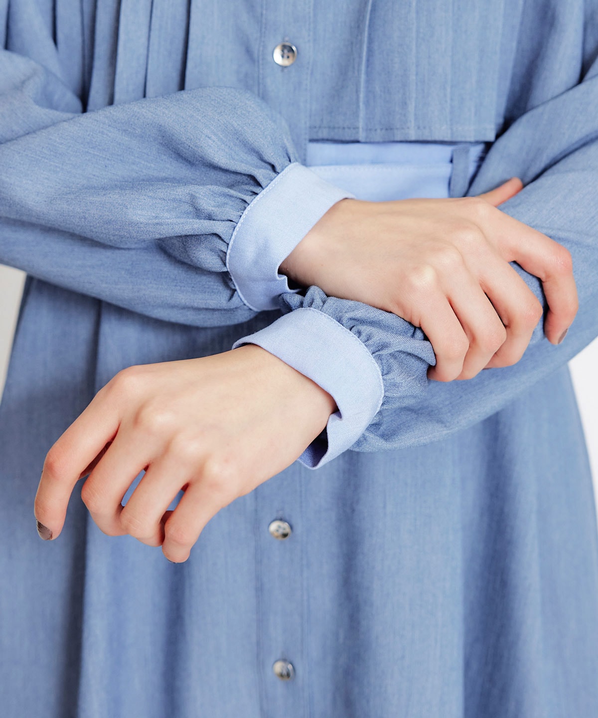 フロントプリーツリボンタイフレアロングワンピース