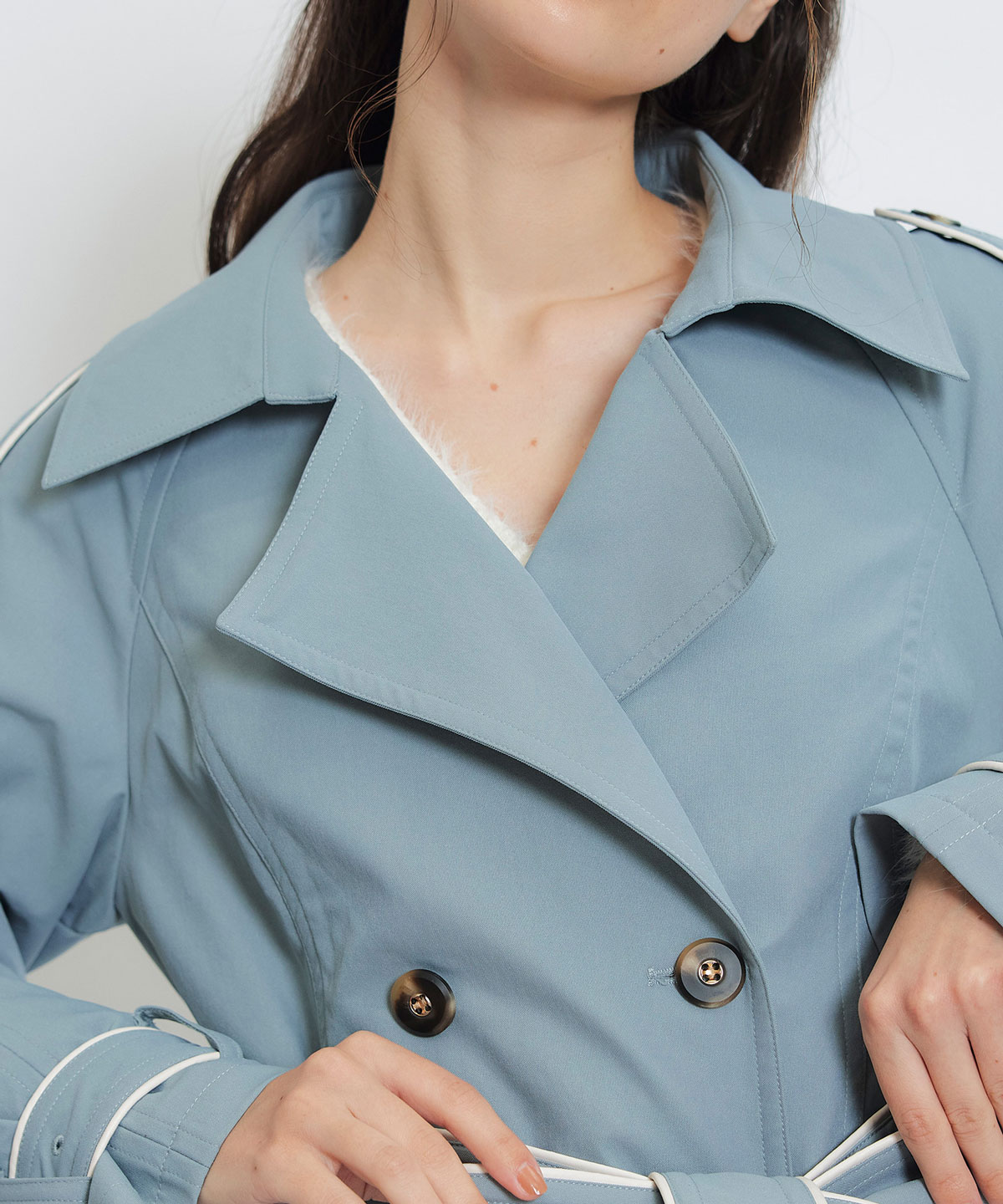 バックバイカラーパイピングベルトデザインロングトレンチコート