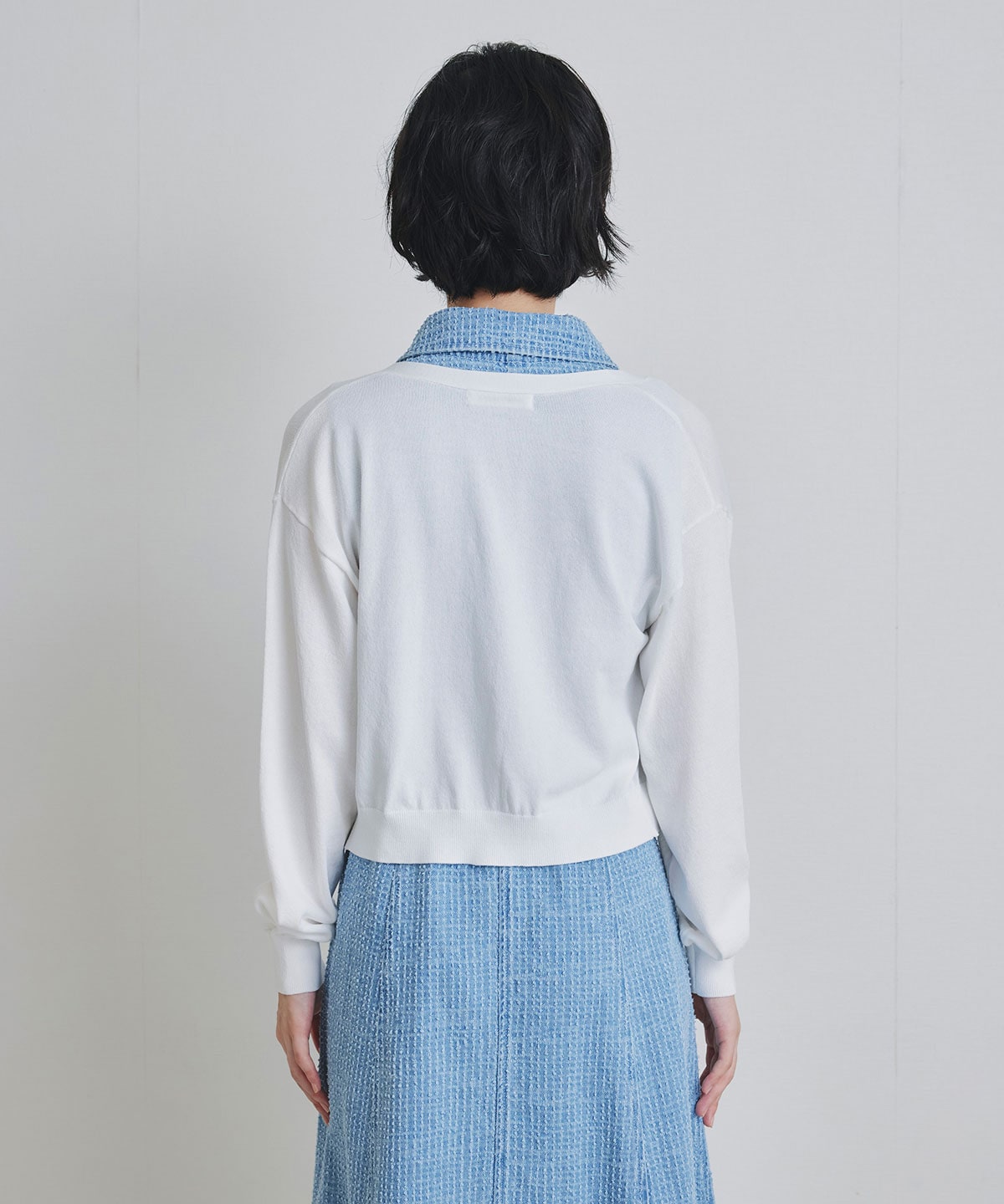 ロゴプレートVネックカーディガン