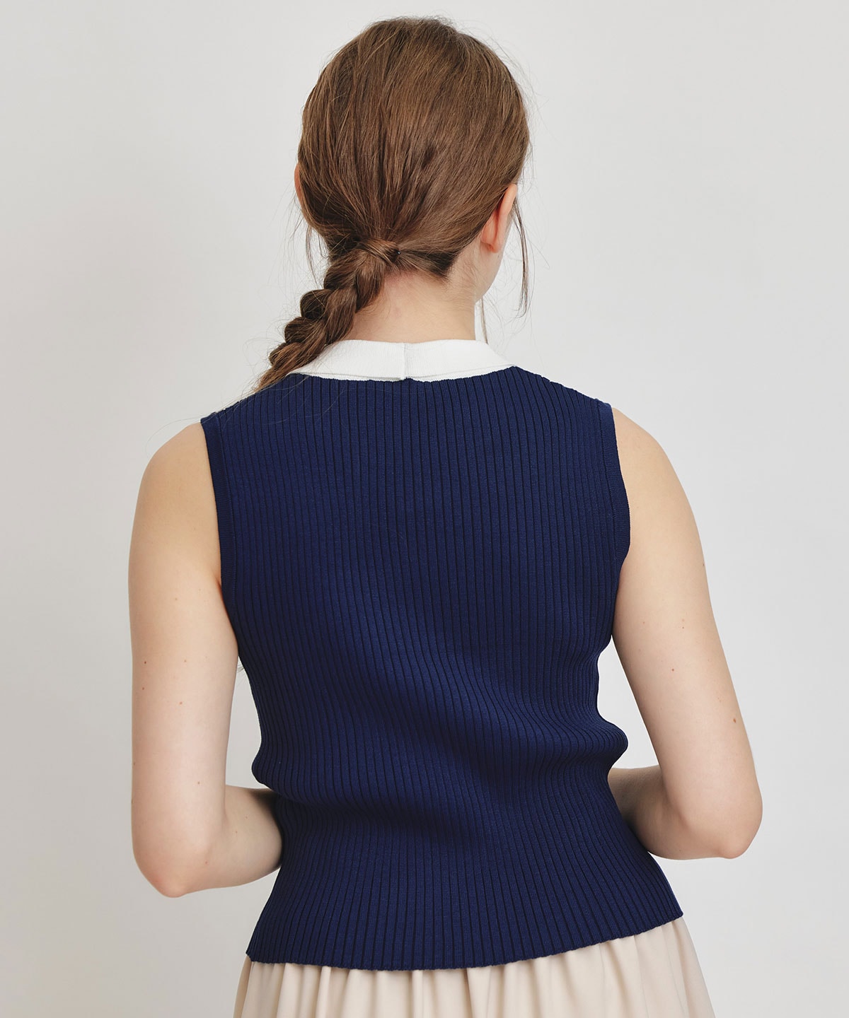 ストライプリボンタイノースリーブリブニット