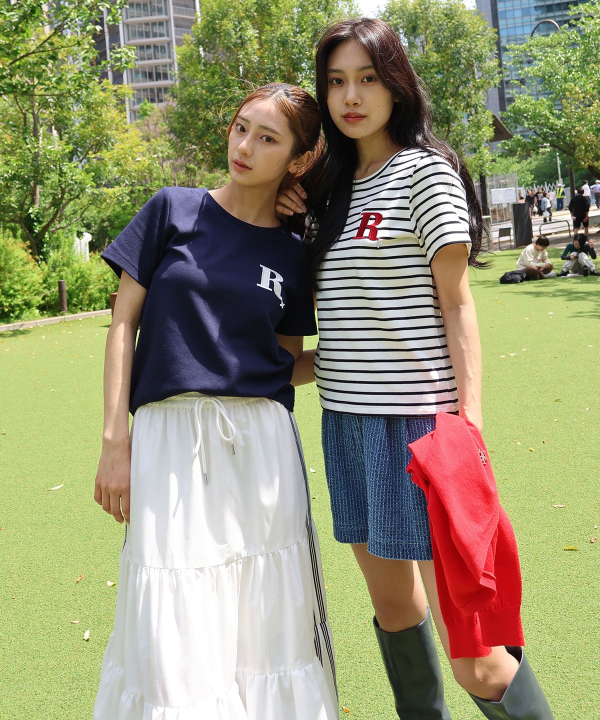 ビジューRチャームTシャツ
