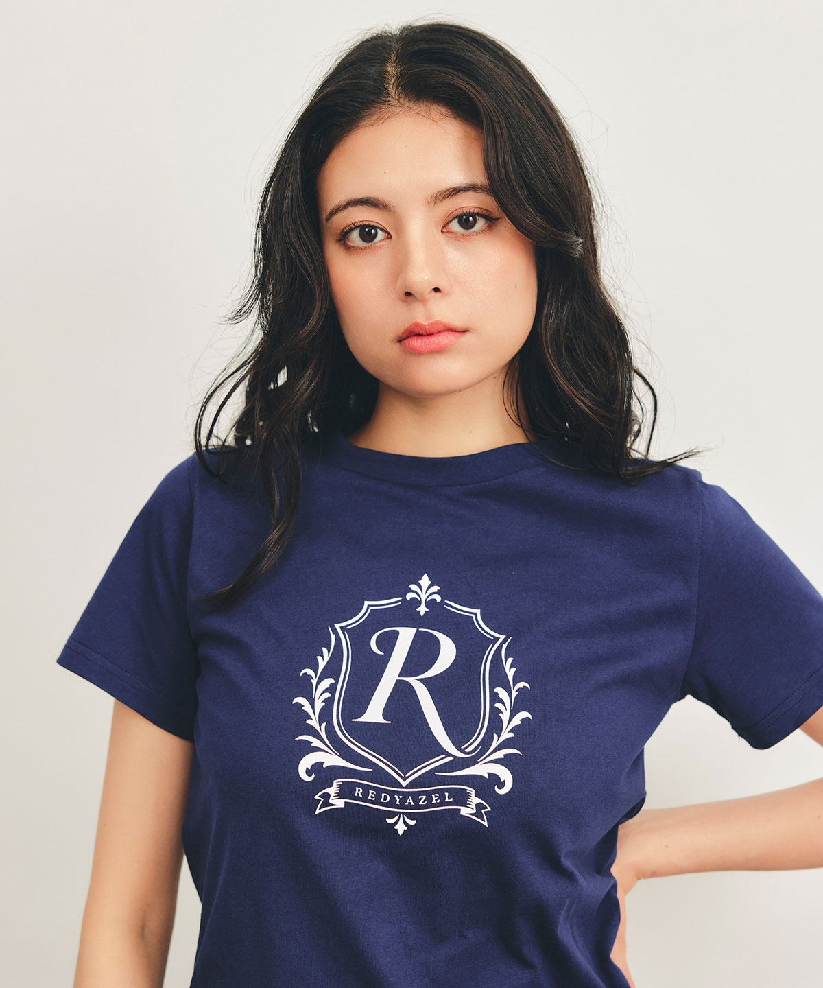 エンブレムロゴTシャツ