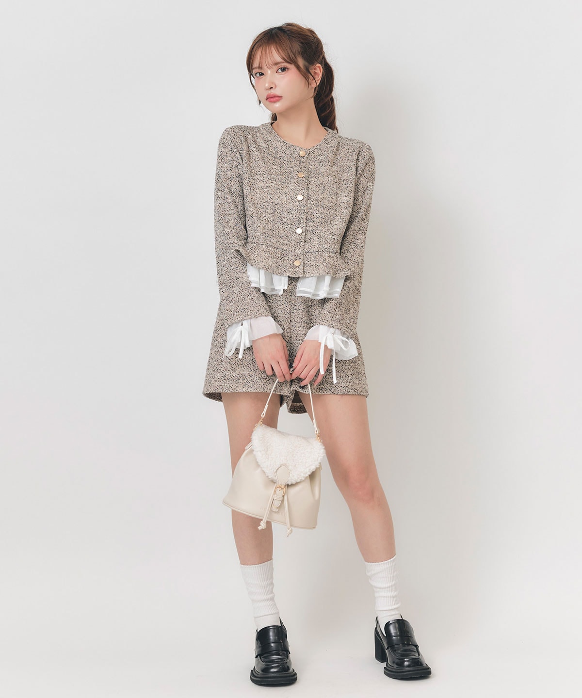【=LOVE 大場花菜さん着用】ペプラムデザインツイードライクニットジャケット×ショートパンツセットアップ