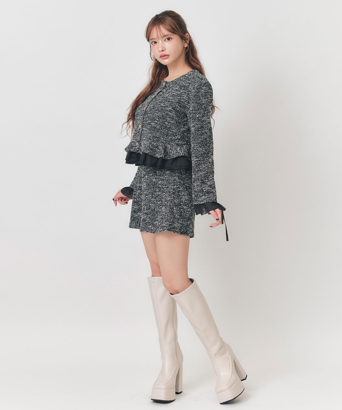 【=LOVE 大場花菜さん着用】ペプラムデザインツイードライクニットジャケット×ショートパンツセットアップ