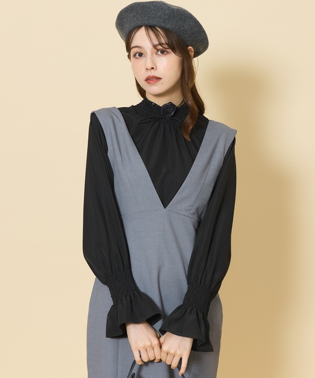 サイドビットVネックジャンパースカート