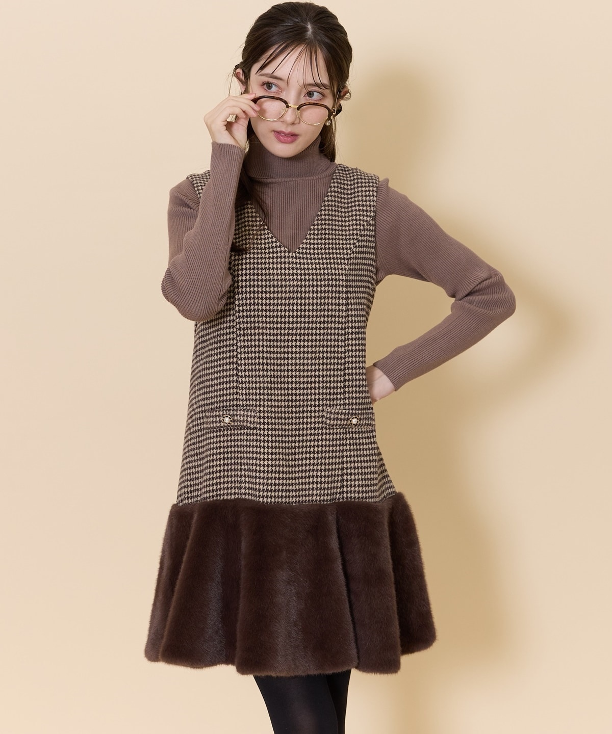 千鳥柄ヘムファーVネックジャンパースカート