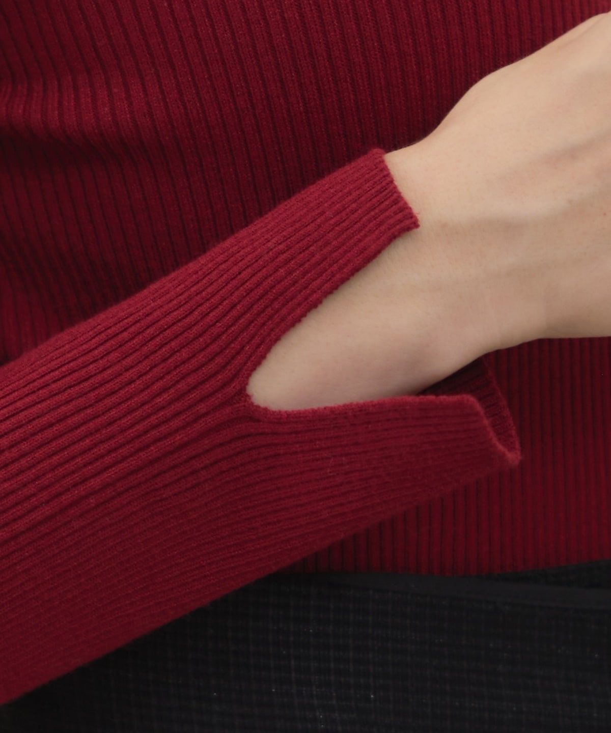 長袖パールキーネックニットプルオーバー