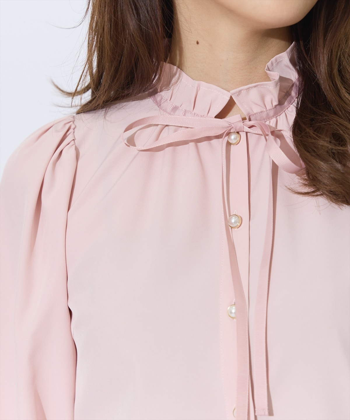 フリルハイネックナローリボンブラウス