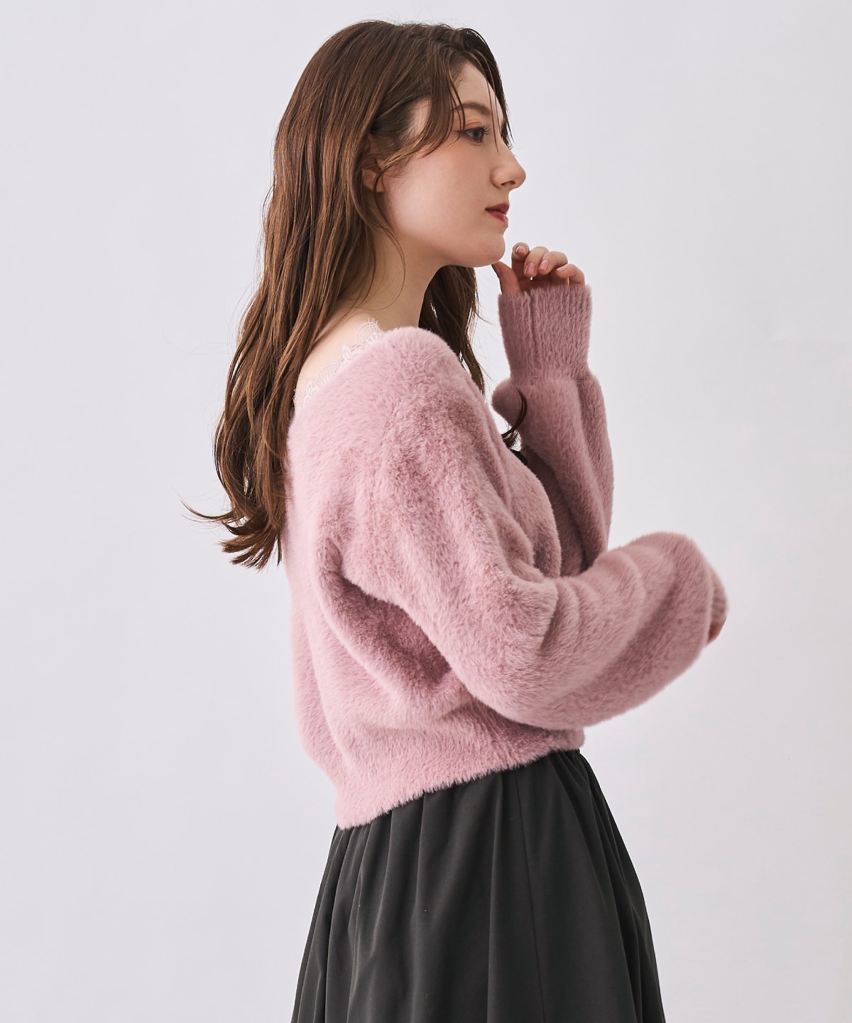 【12/5(Fri)発売開始】レースネックフェザーニット