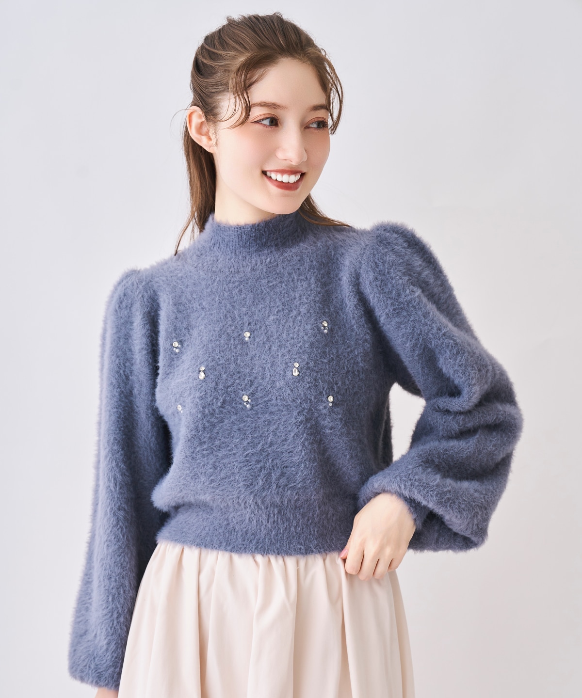 【NEW YEAR SPECIAL ITEM】ビジューハイネックシャギーニット