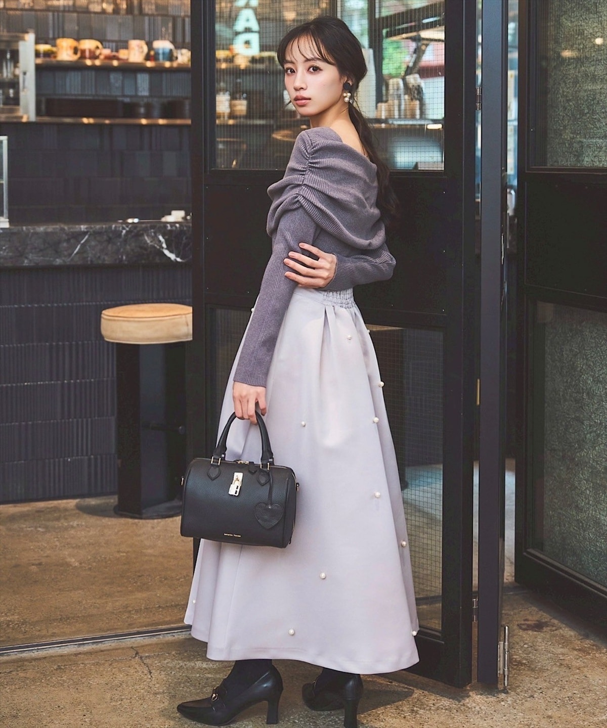 サイドギャザーオフショルニット