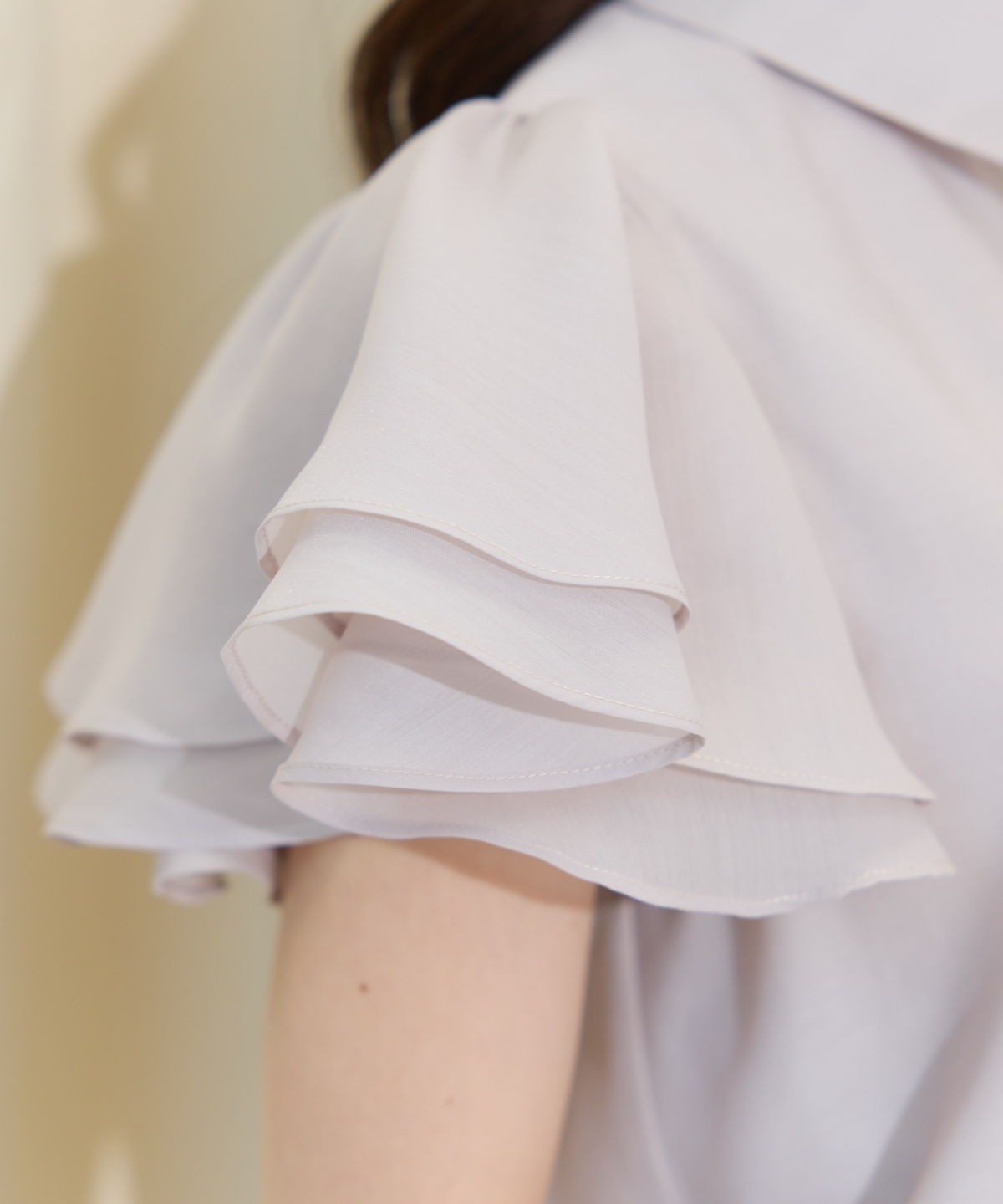 フレアスリーブリボンタイブラウス