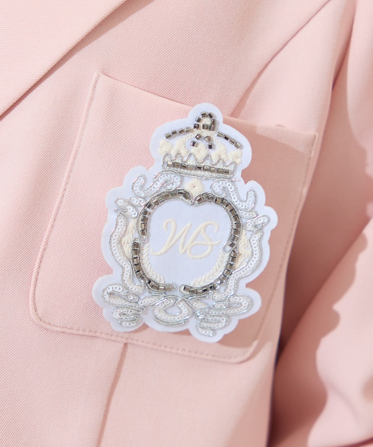 エンブレム付きテーラードジャケット