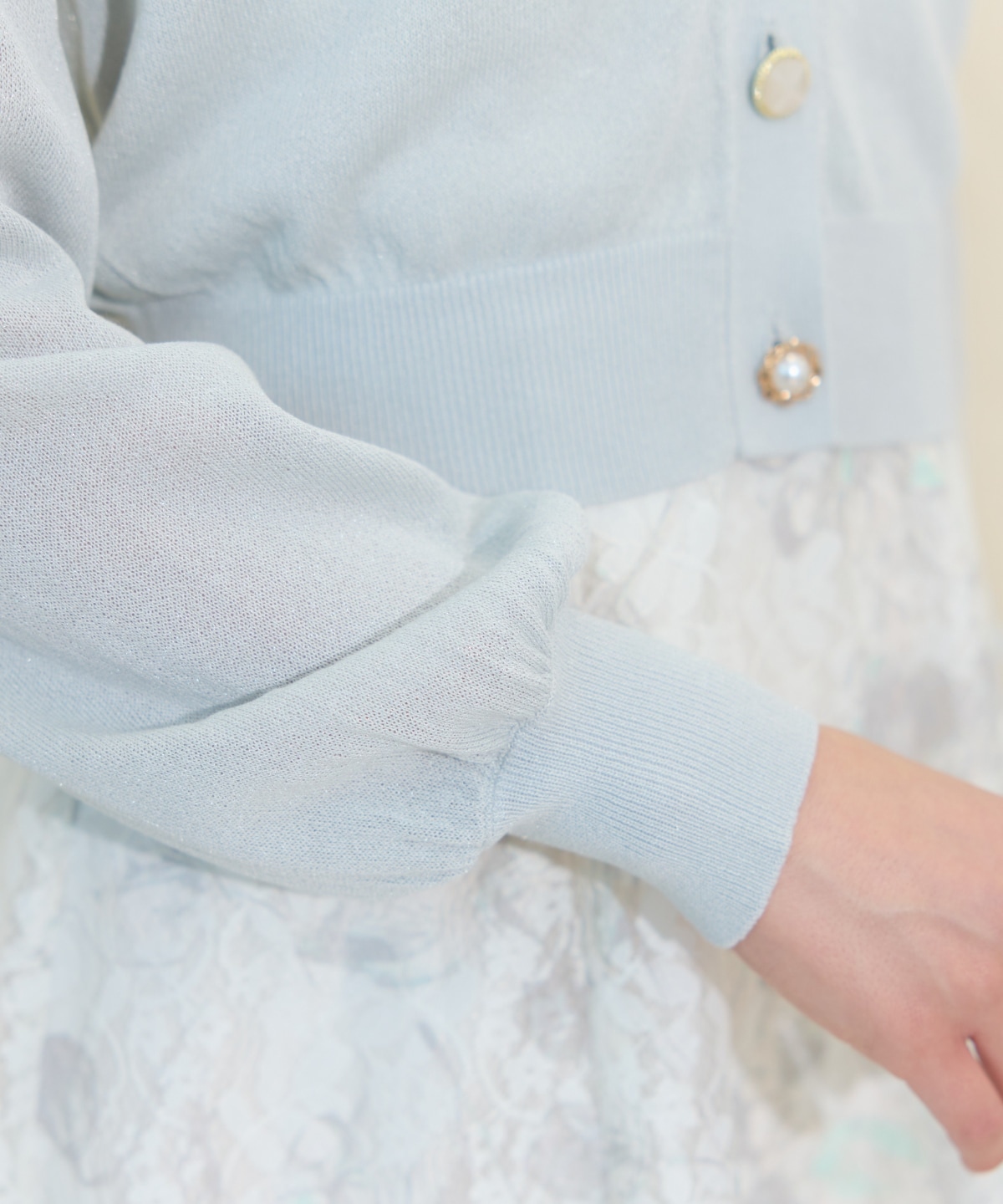 アソートボタンシアーカーディガン