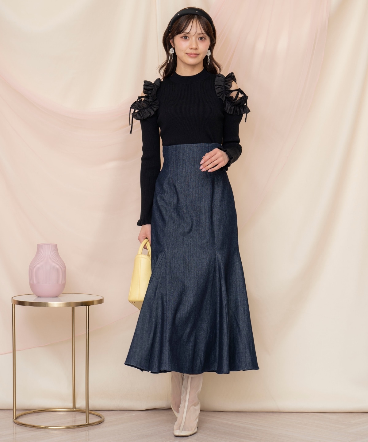 フリルショルダーリブニット