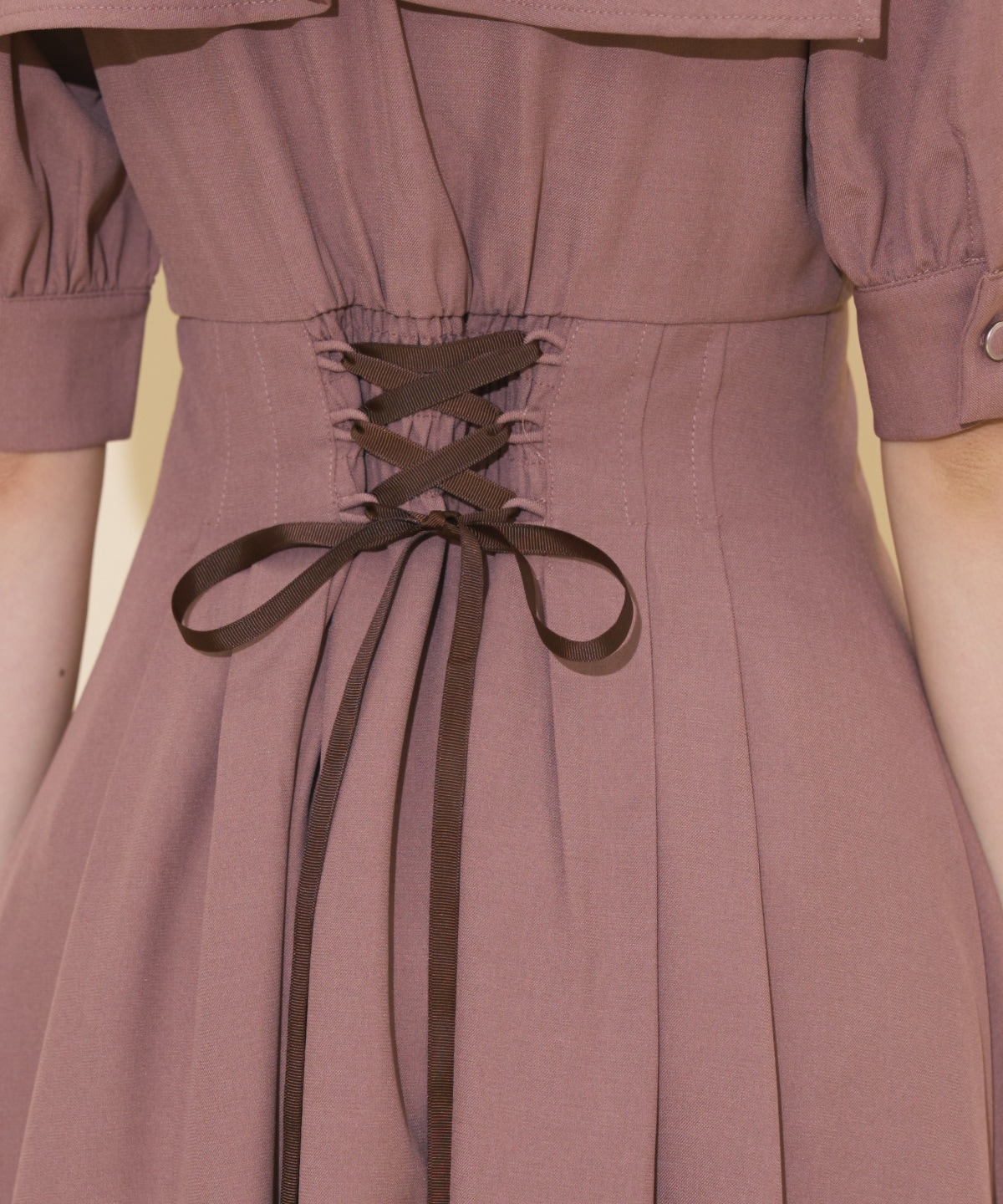 スクエアラッフルシャツワンピース