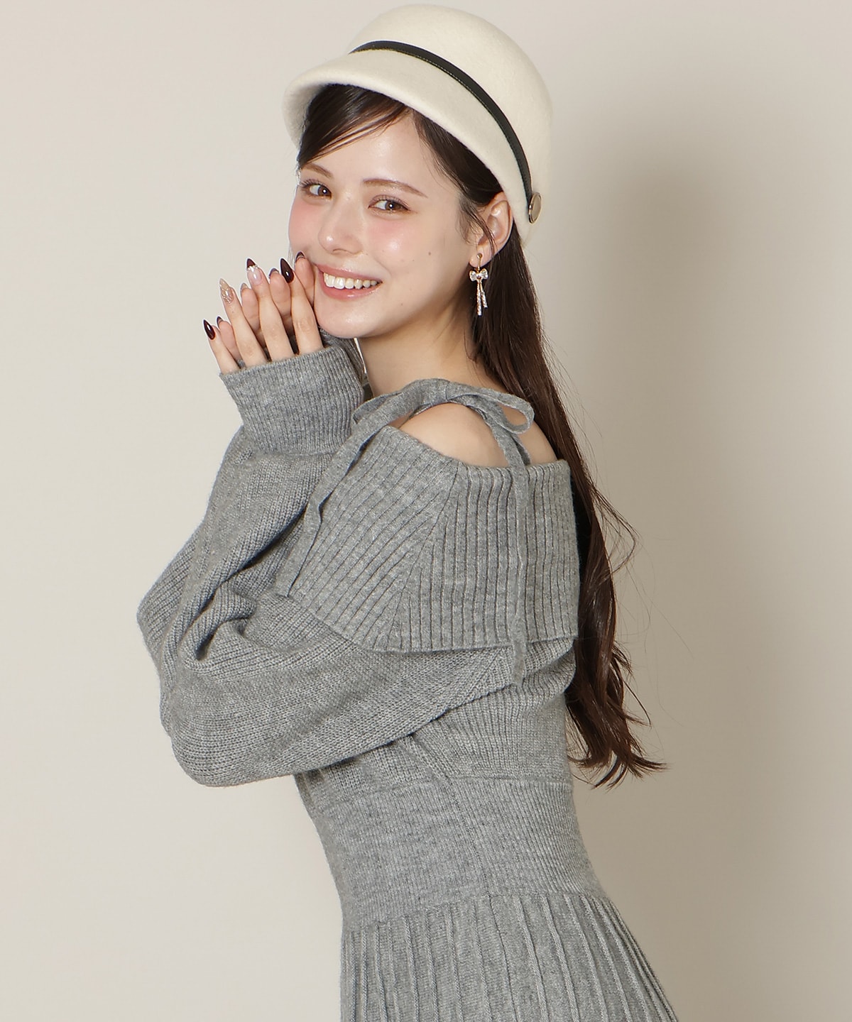 【12/18(thu) 12時予約スタート】オープンショルダープリーツニットOP