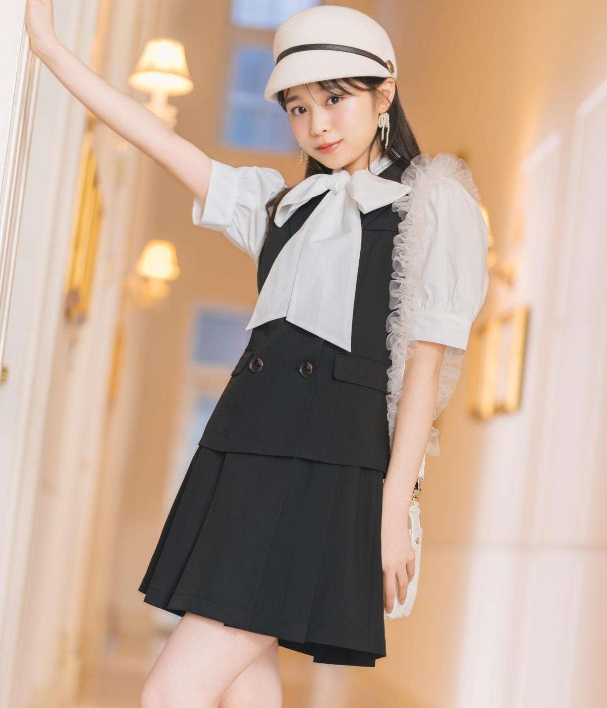 ダブルボタンショートジレ