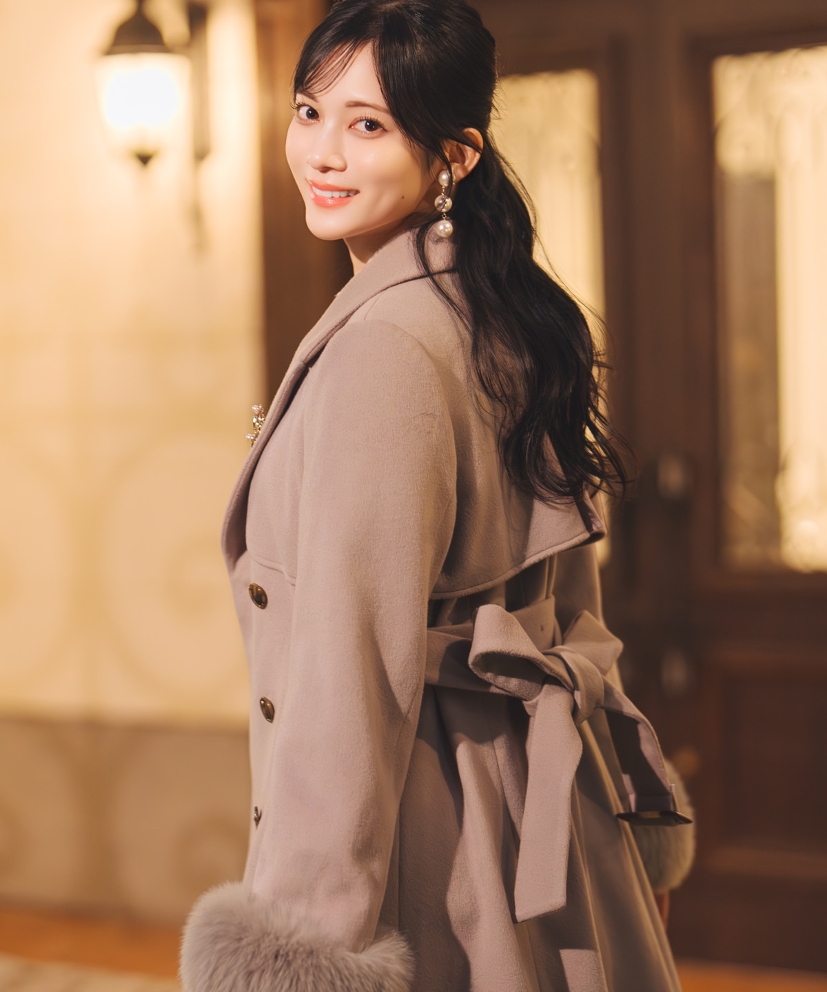 リアルファー付きウールフレアコート