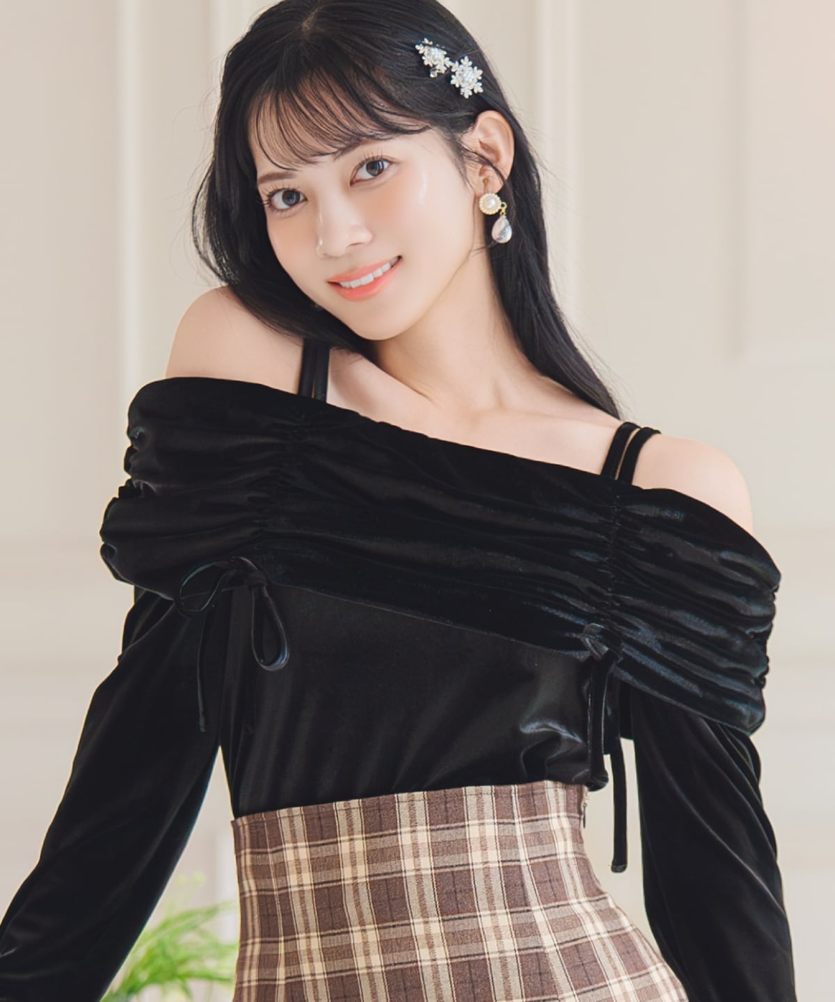 ギャザーオフショルベロアトップス