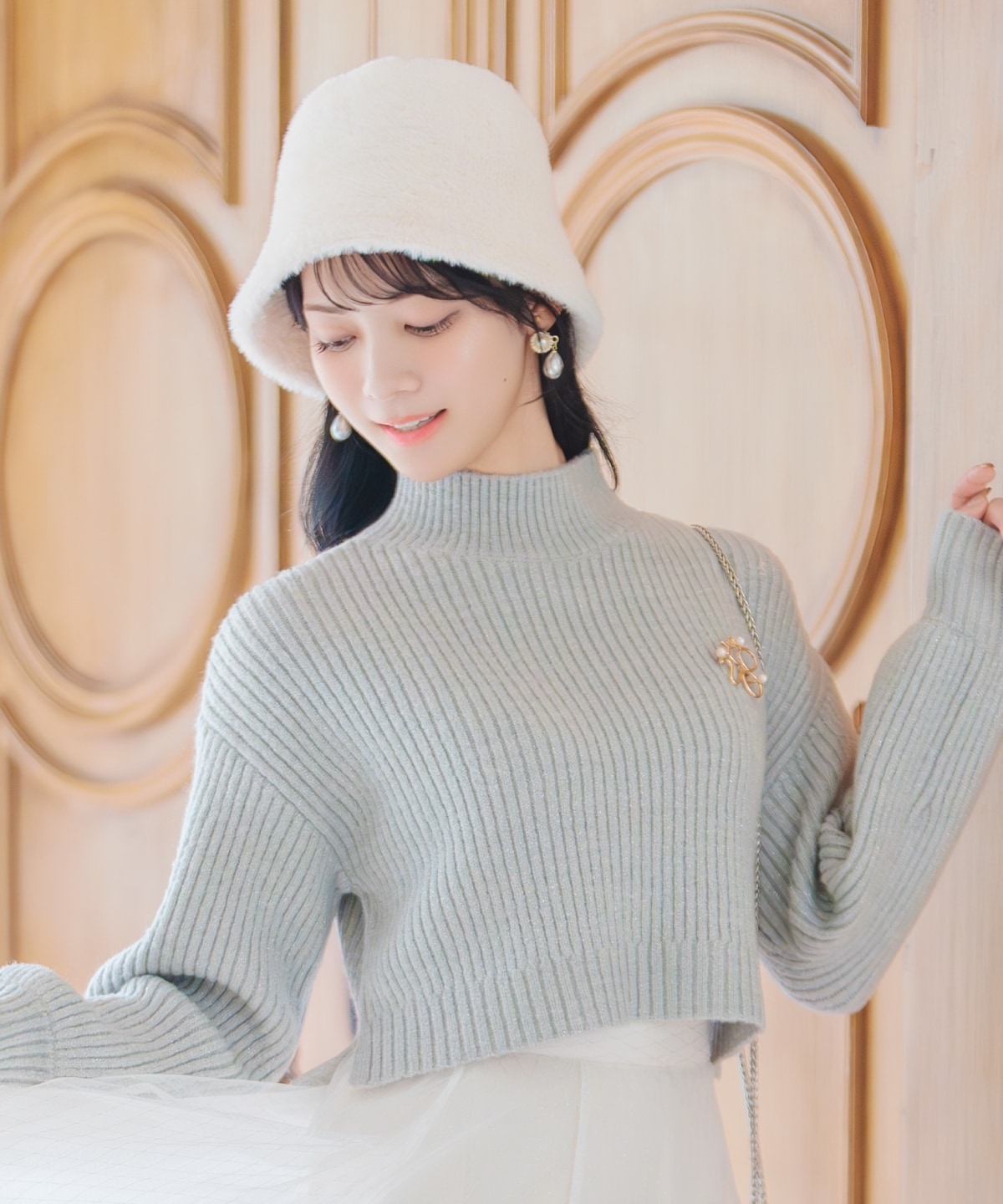 【12/5(fri)10時発売】ブローチ付きクロップドラメニット