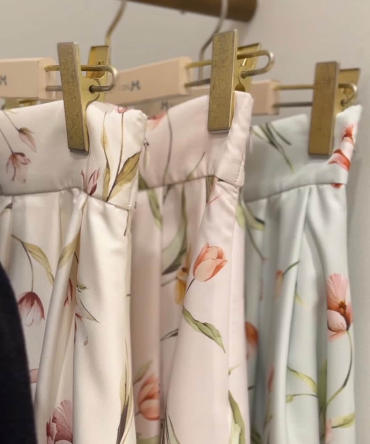 【再入荷】リボンショルダーチューリップフレアワンピース