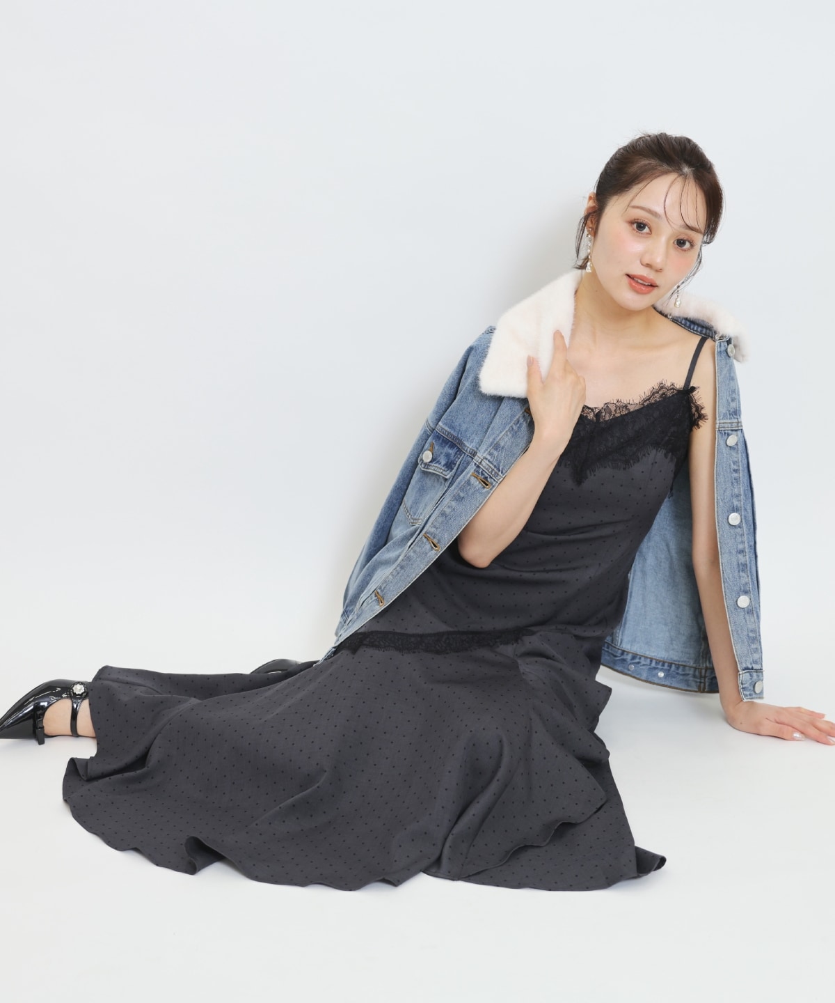 レーストリムラッフルキャミワンピース