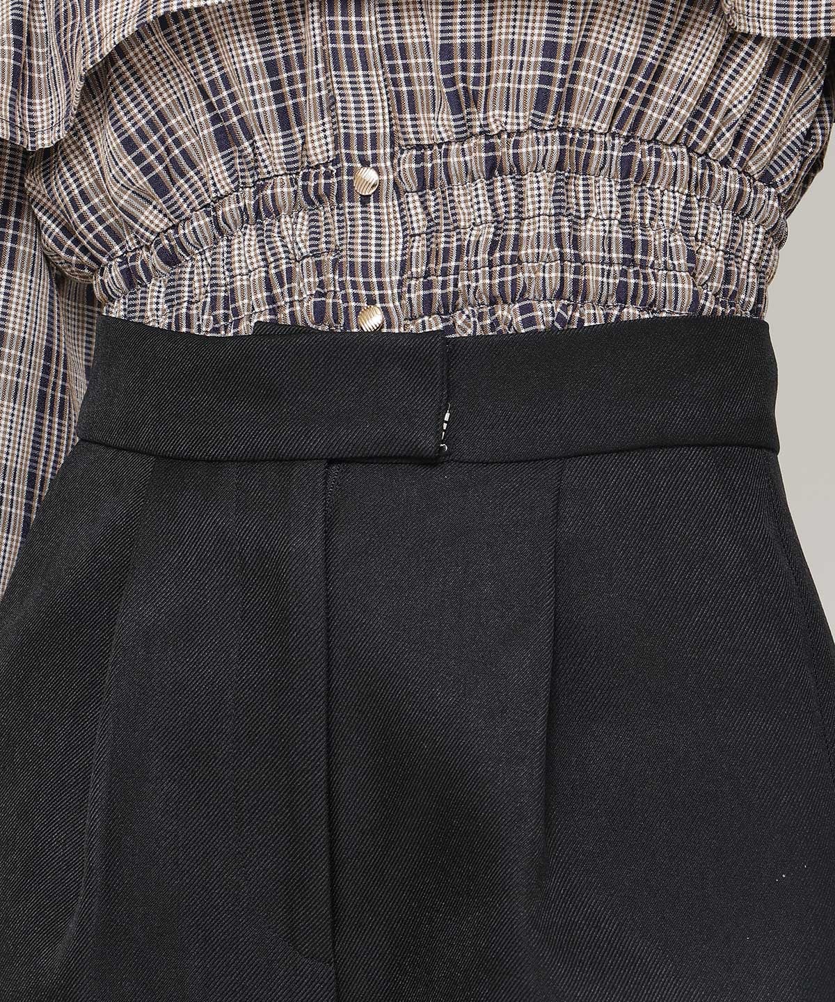 コンパクトショートパンツ