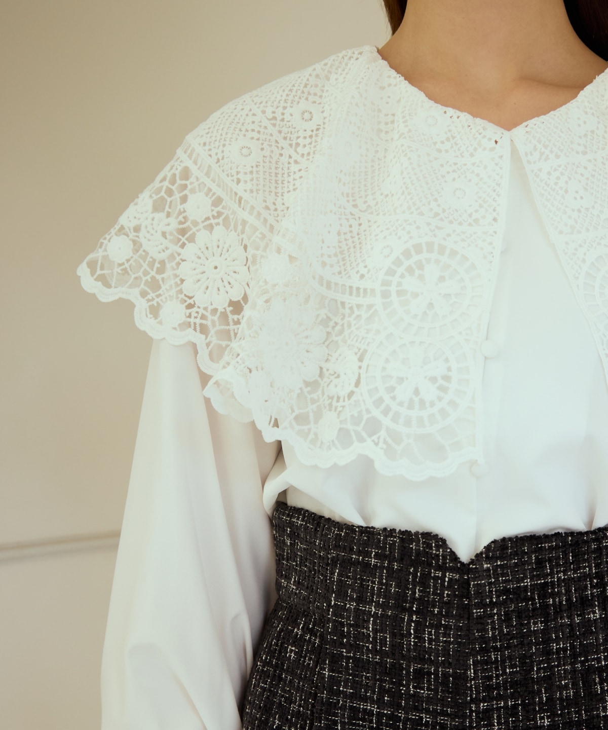 レースカラーブラウス