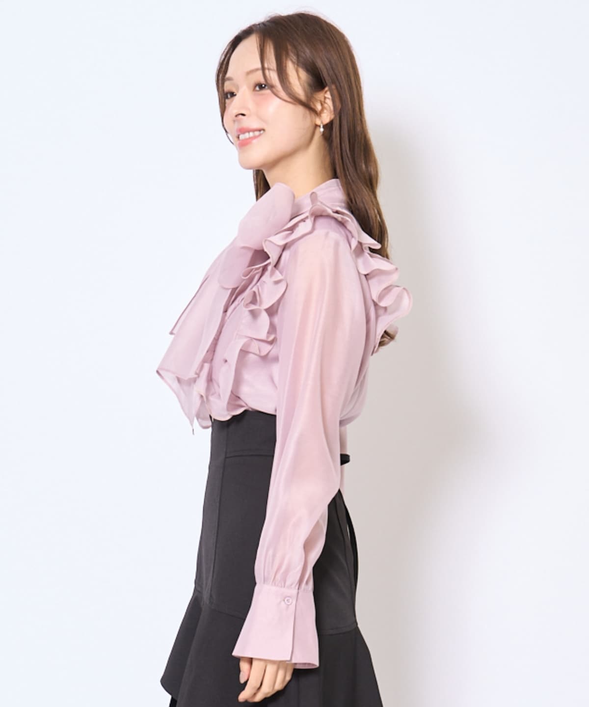 ボウタイフリルシアーブラウス