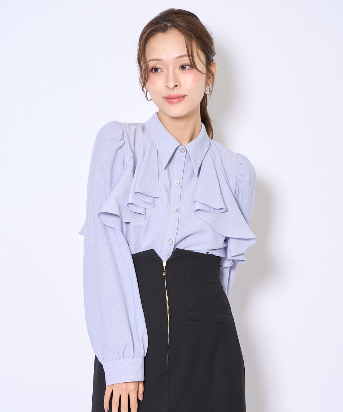 ビジューボタンフリルケープ長袖ブラウス