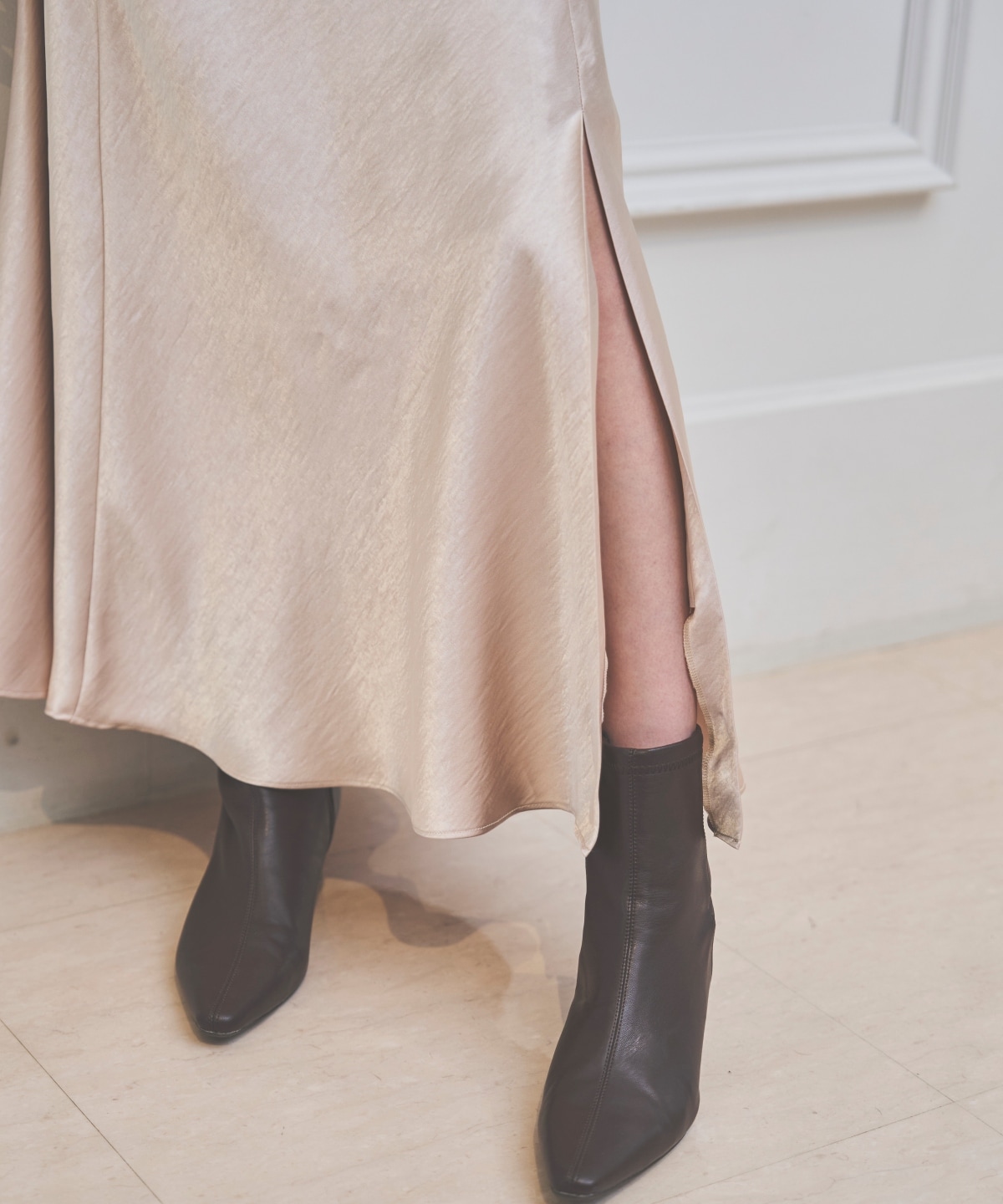 サテンバイアススカート