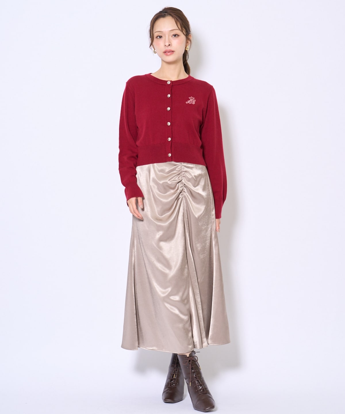 刺繍クルーネック長袖カーディガン