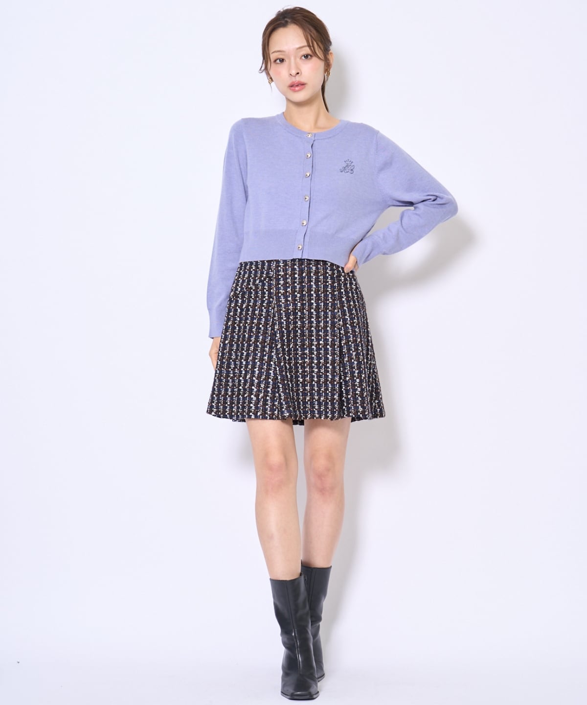 刺繍クルーネック長袖カーディガン