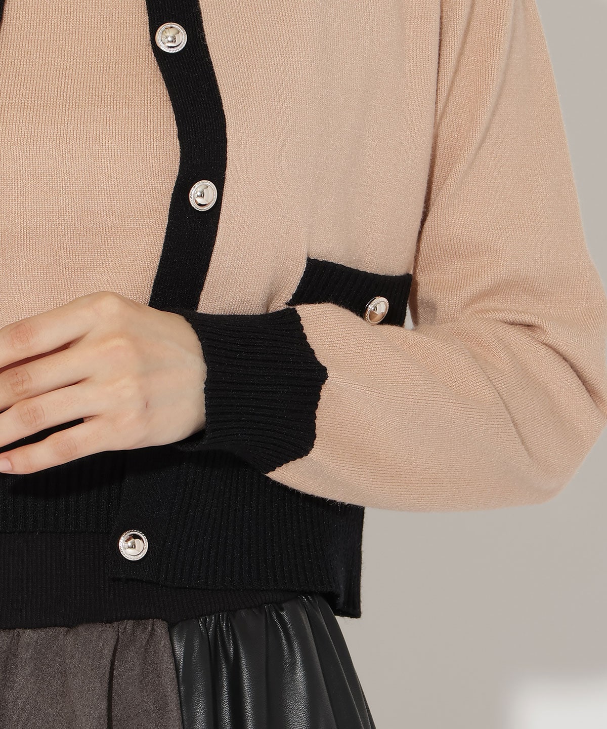 バイカラーアンサンブルニット