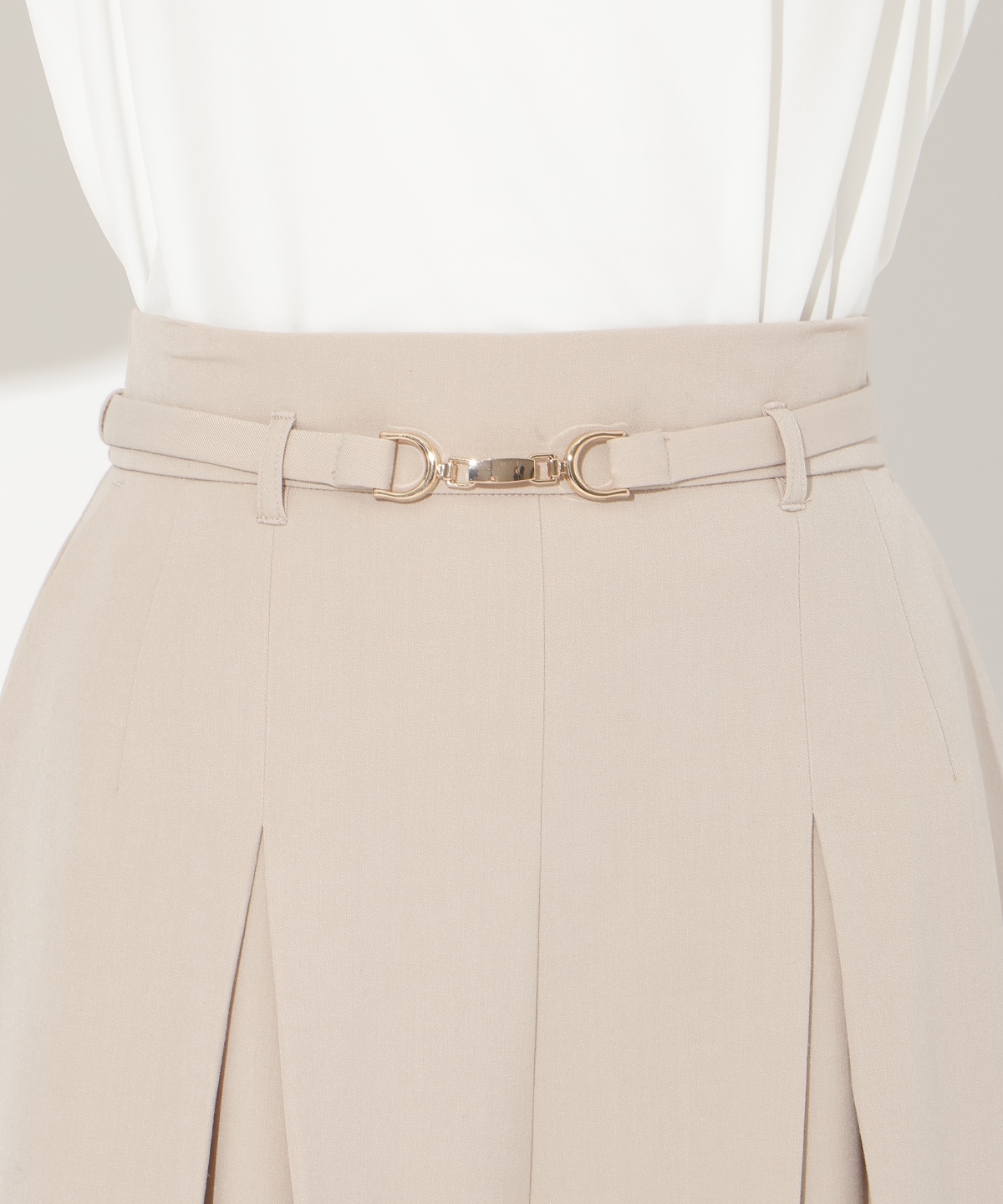 【先行予約受付中】ハイウエストタックワイドパンツ