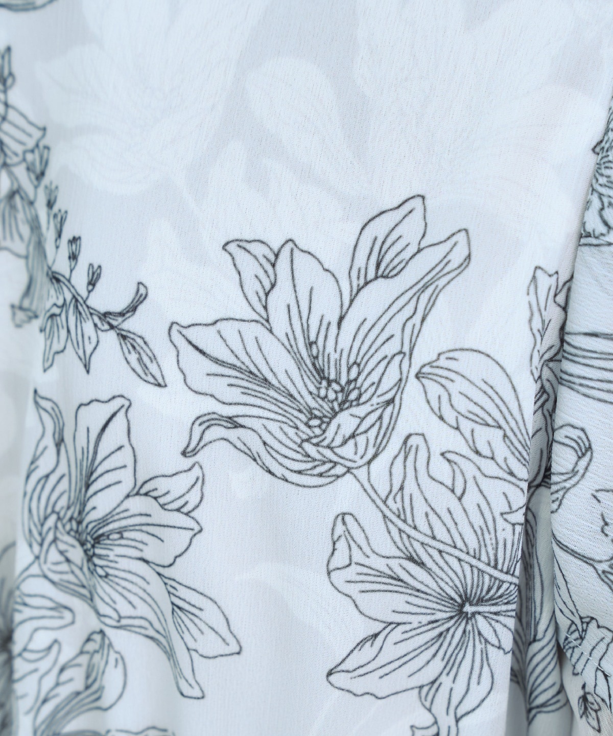 【先行予約受付中】ラインフラワーハーフスリーブワンピース