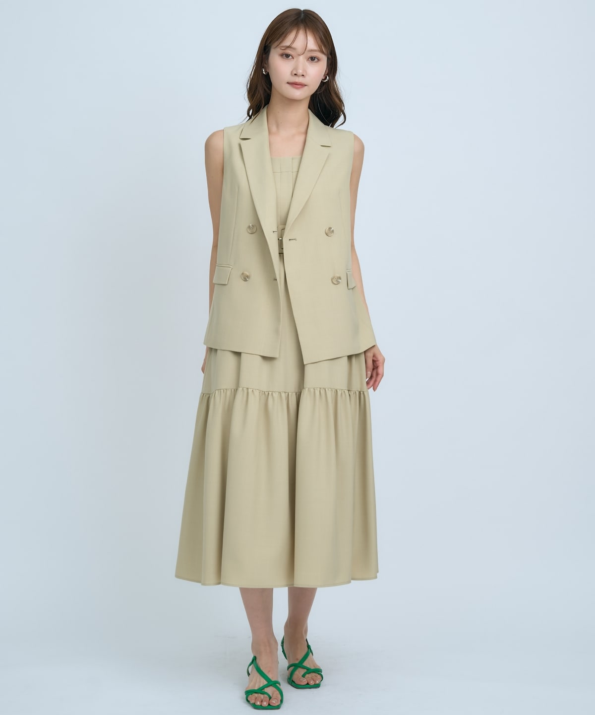 テーラードジレ×ティアードキャミワンピース