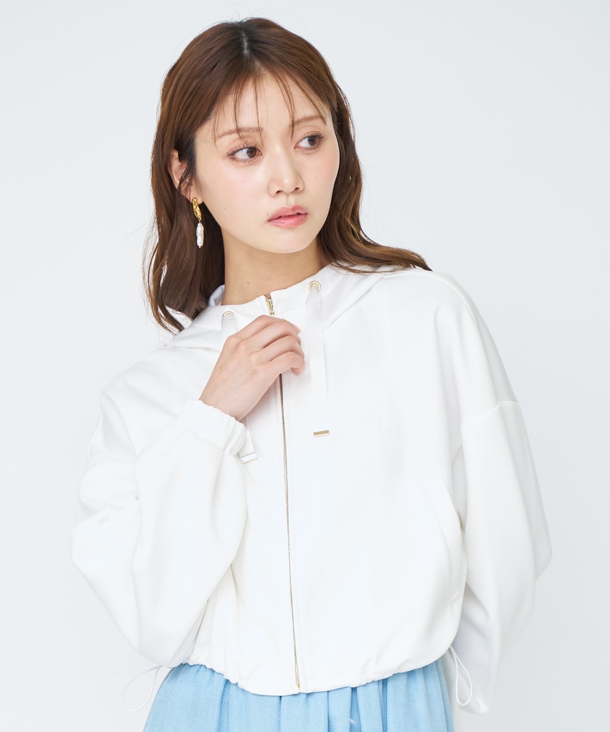 【先行予約受付中】ロゴ刺繍ZIPパーカー