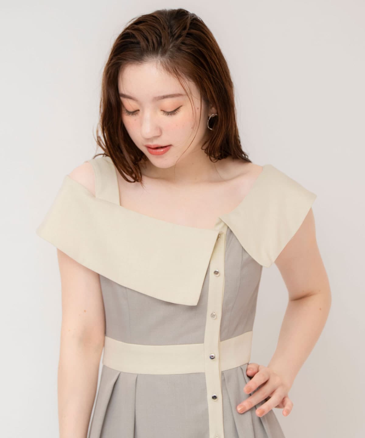 バイカラーアシメショルダーワンピース