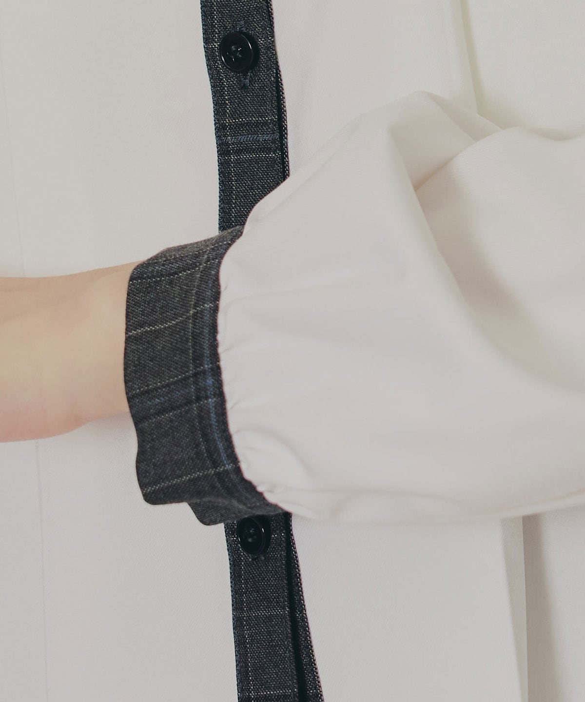 チェックバイカラーリボンタイブラウス