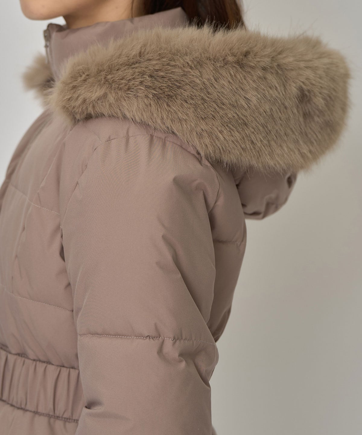 ベルトデザインキルティングファイバーダウンジャケット