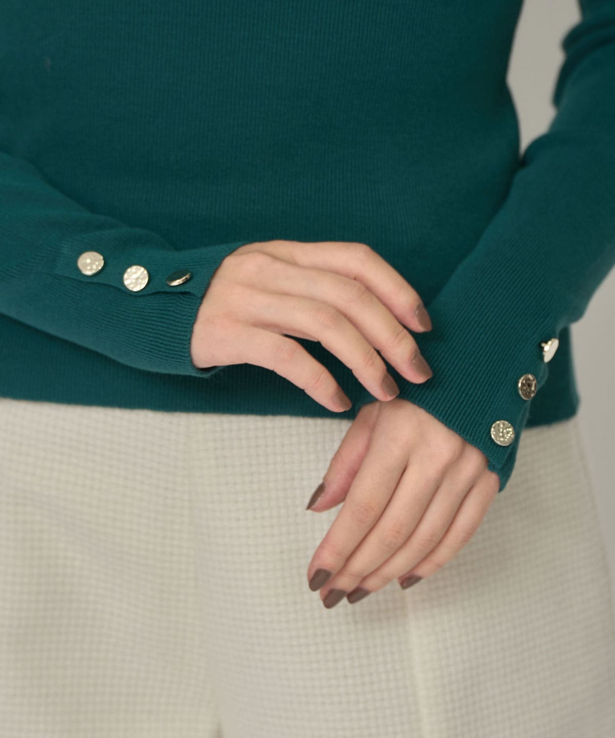 2WAYハイネックボタンニットトップス