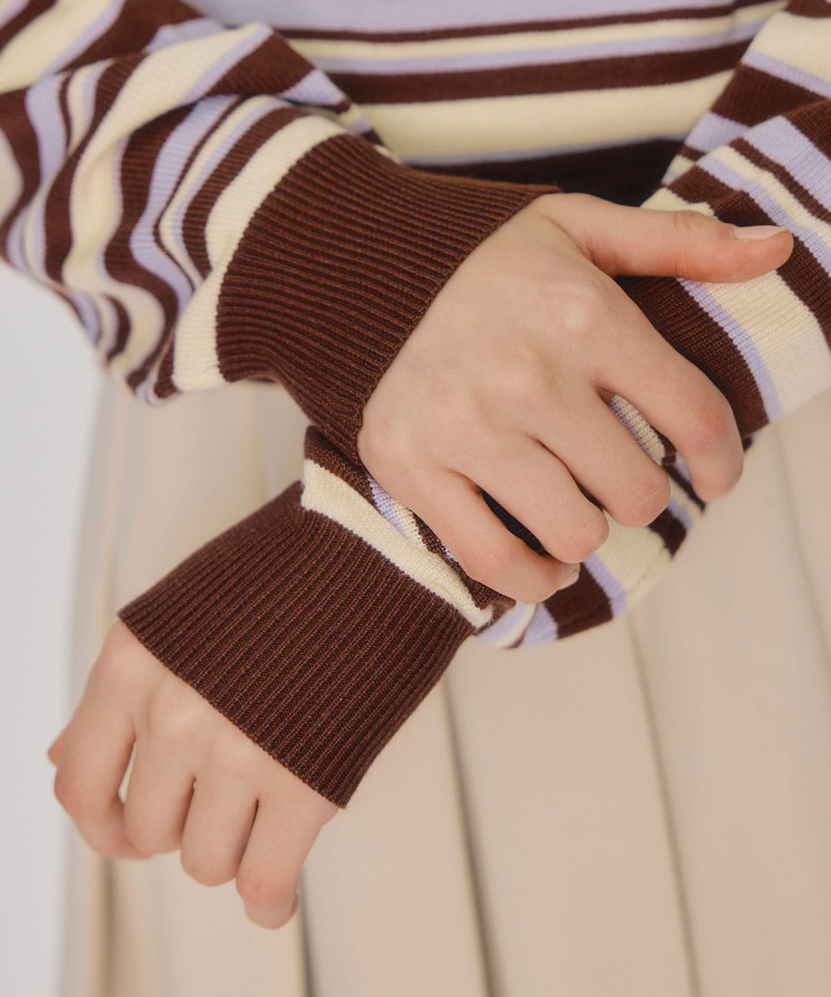 マルチボーダーロゴニットプルオーバー