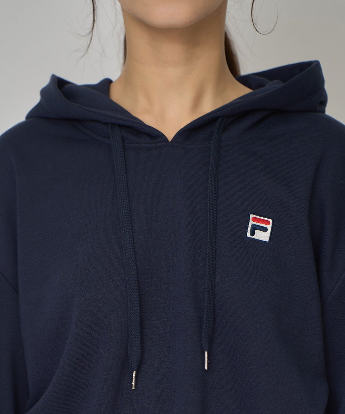 ［FILA×REDYAZEL］サガラロゴコンパクトフーディ