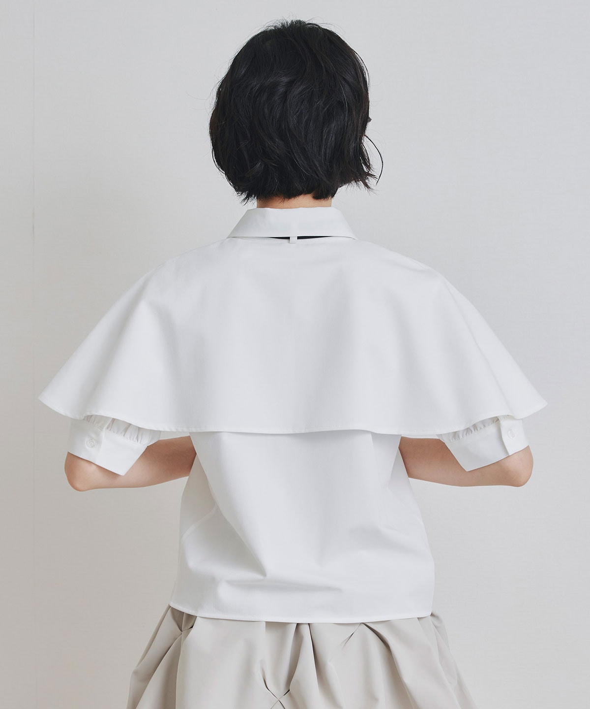 リボンタイケープシャツブラウス
