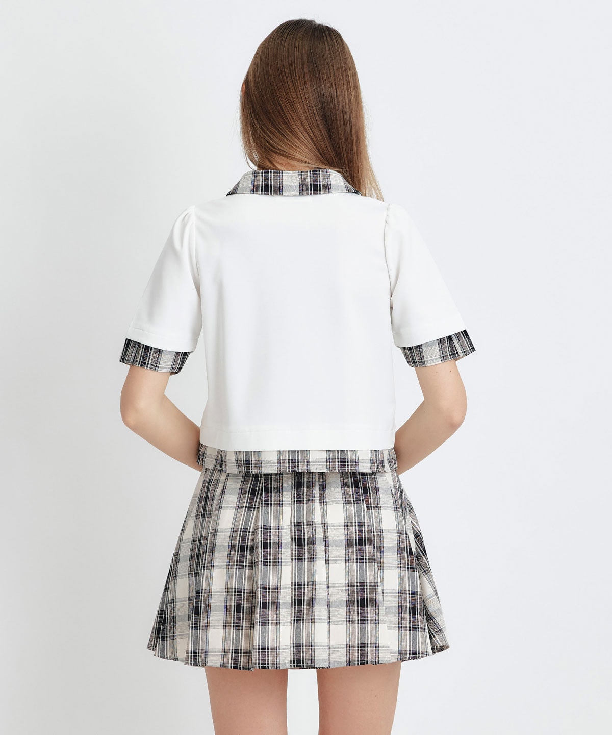 ロゴブローチブラウス×チェックプリーツミニスカートセットアップ