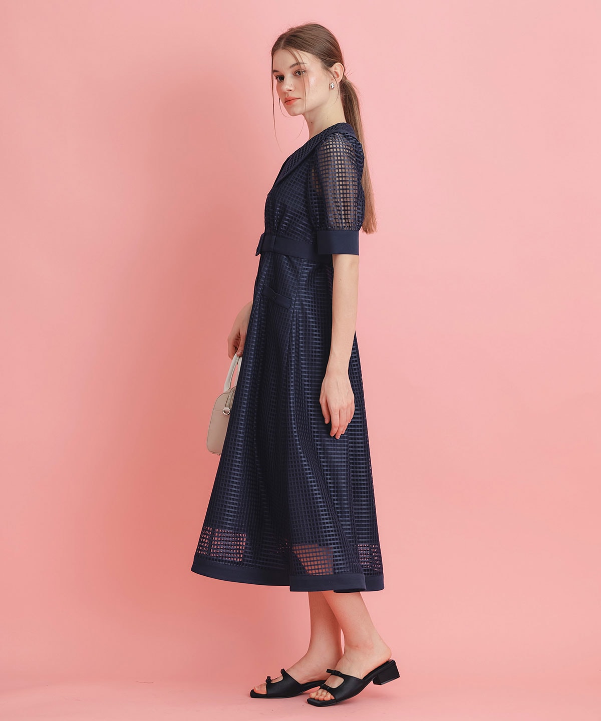 シアーチェックビッグカラーフレアロングワンピース