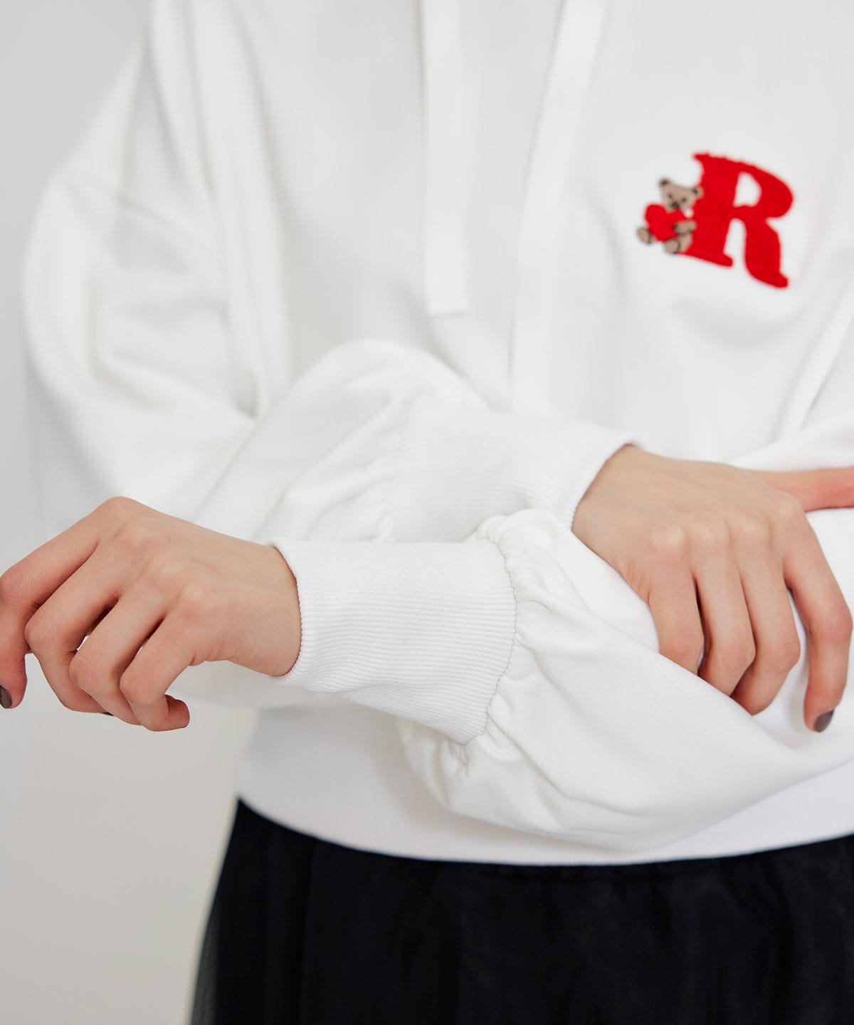 【2/13(金) 昼12時発売開始】Azelyハートショートパーカー